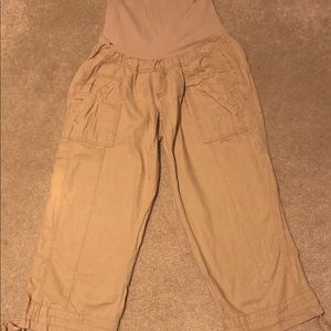 Pea in the Pod linen cargo capri pants